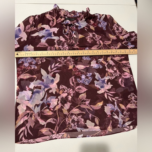 WHITE HOUSE BLACKMARKET Long Sleeve Tie Neck Printed Blouse burgundy Size M - Picture 7 of 9